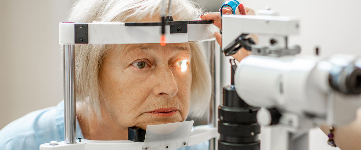 How to help the elderly with vision problems